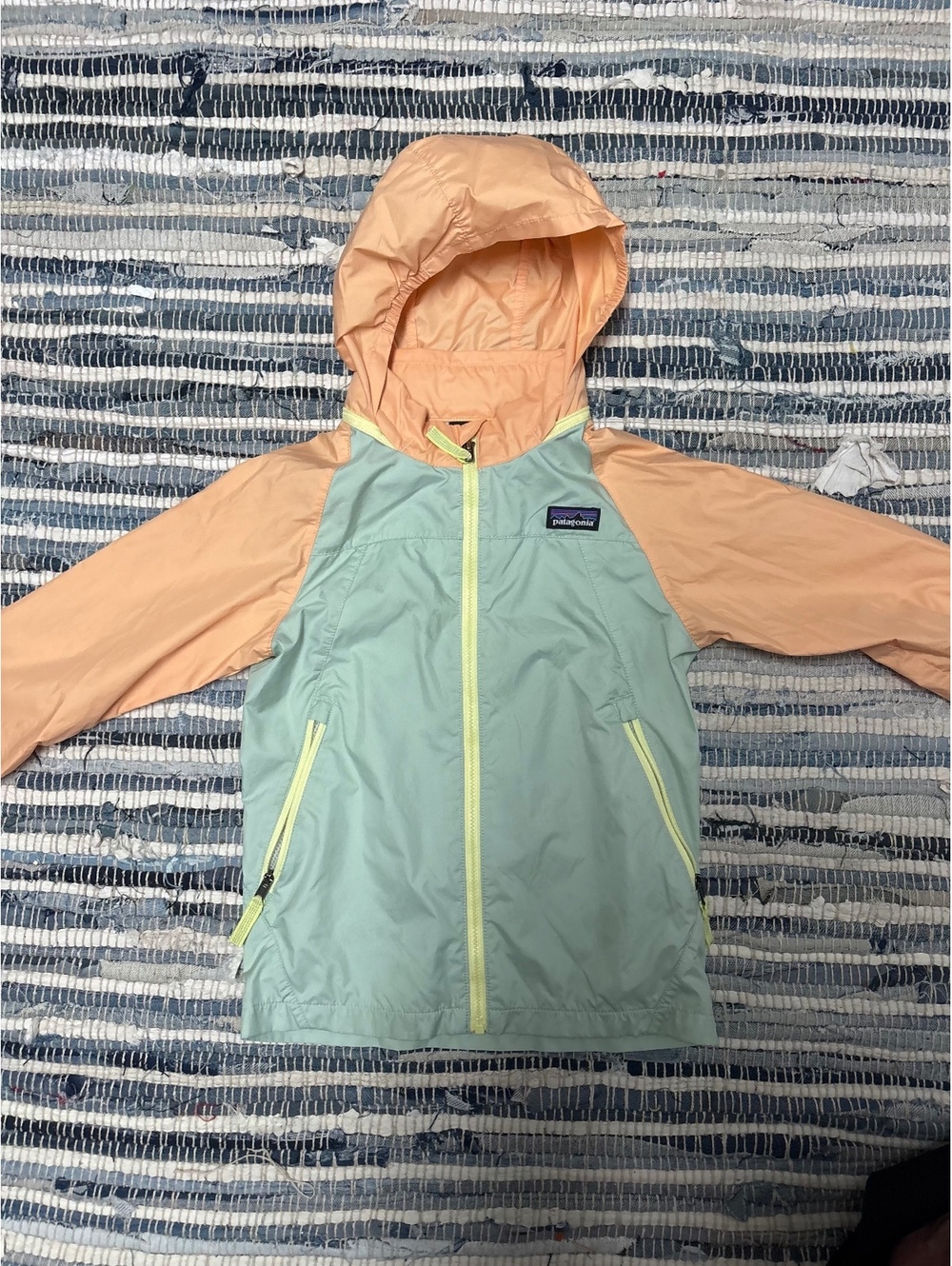 * | Patagonia | light weight rain coat. Size 5T.